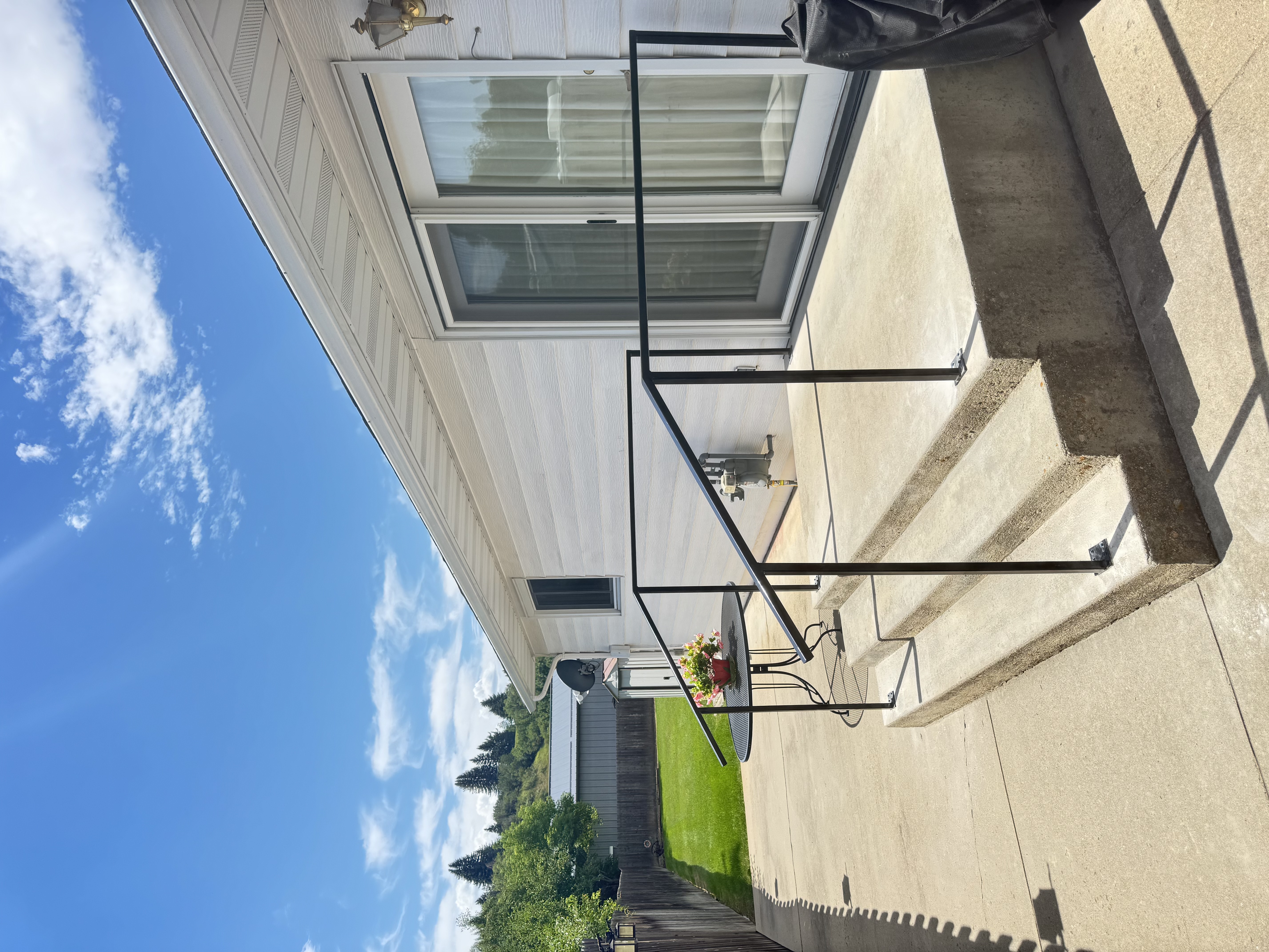 Custom handrail fabrication & install